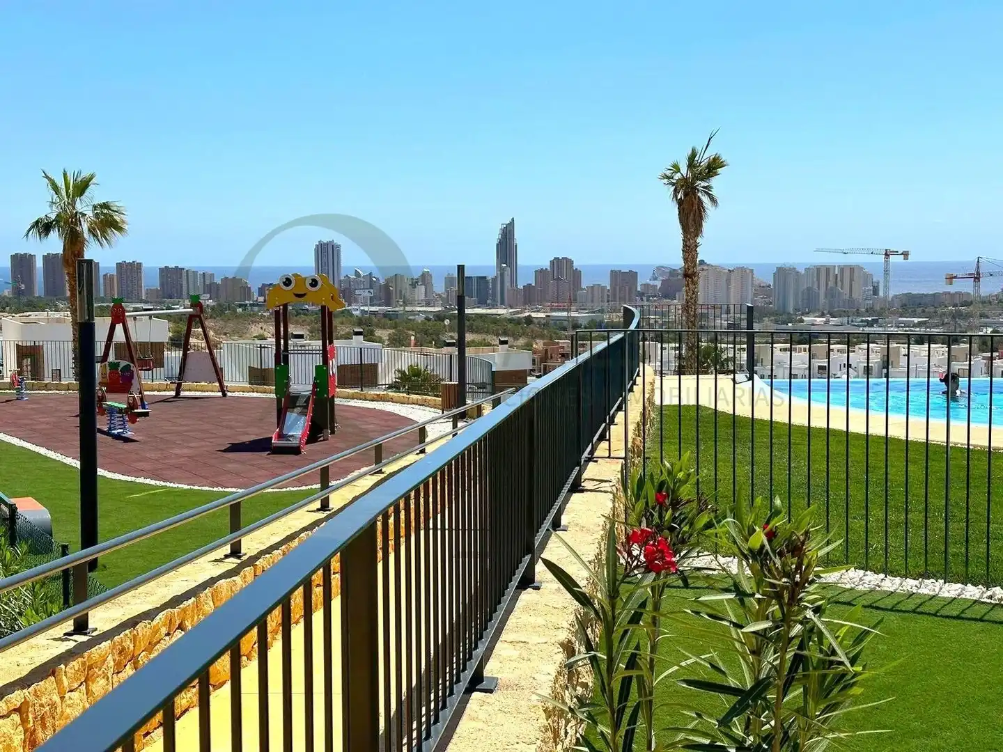 Terrasse von Wohnung zum Verkauf in Finestrat mit Klimaanlage, Heizung und Privatgarten
