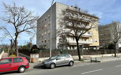 Vista exterior de Dúplex en venda en Vic amb Terrassa i Piscina