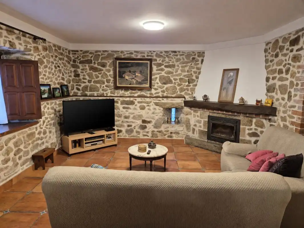 Sala d'estar de Finca rústica en venda en Ferrol amb Calefacció i Moblat