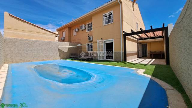 Casa adosada en Venta en Rio Albardana en Horcajo de Santiago