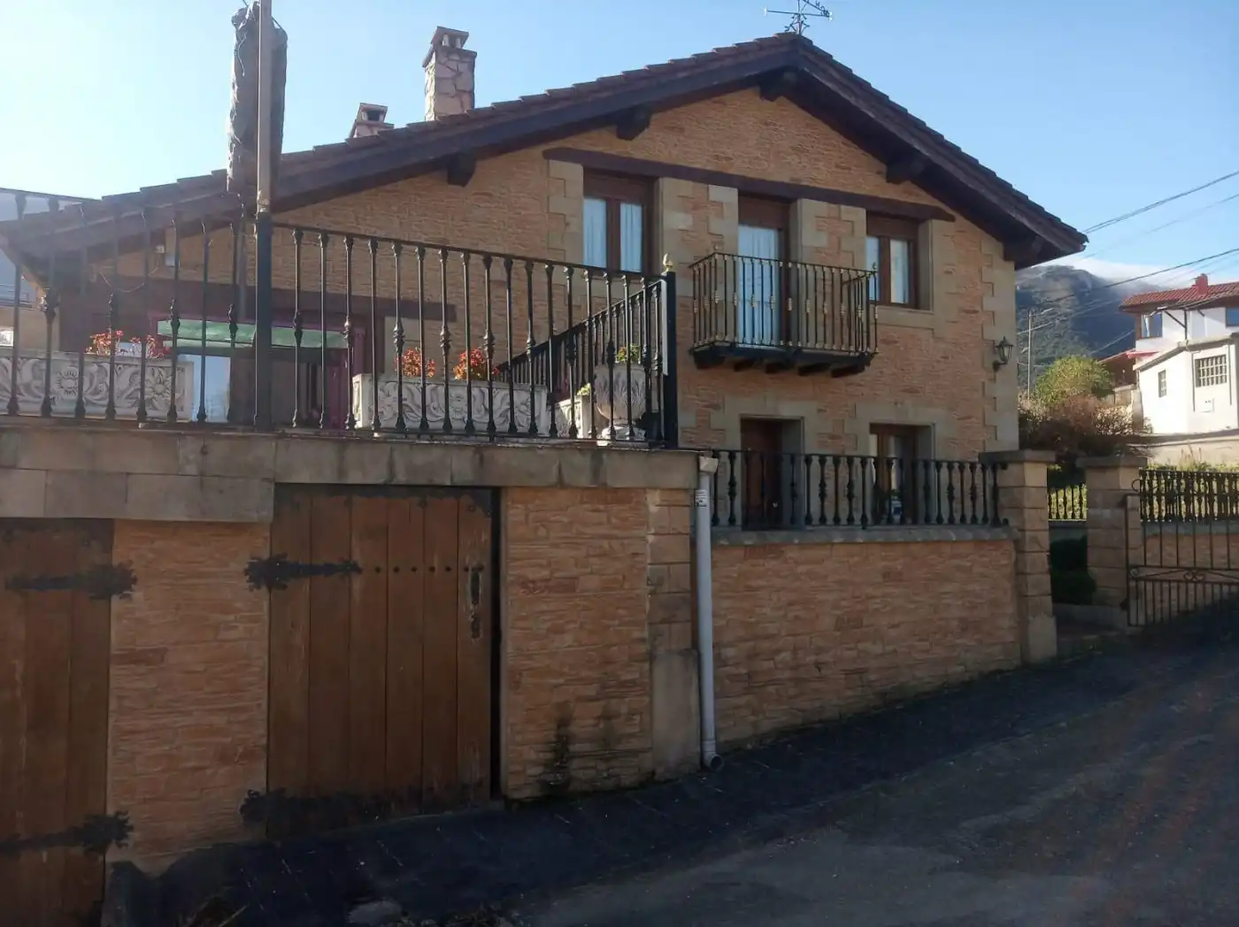 Exterior view of Houses for sale in Valle de Mena  with Private garden, Terrace and Storage room