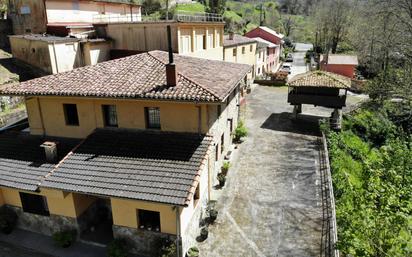 Vista exterior de Casa o xalet en venda en Villaviciosa amb Aire condicionat, Calefacció i Jardí privat