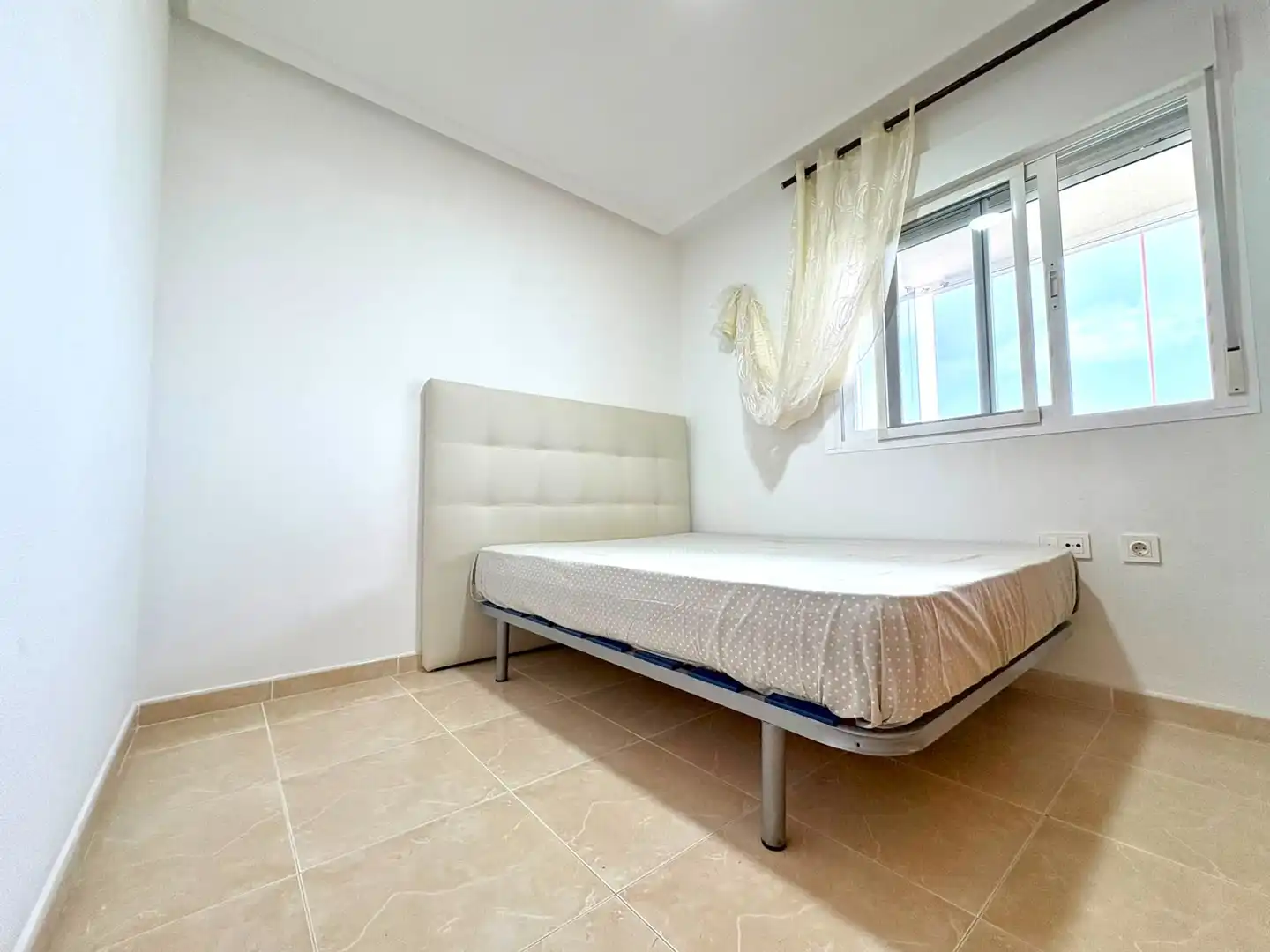 Schlafzimmer von Wohnungen zum Verkauf in Guardamar del Segura mit Klimaanlage, Heizung und Terrasse