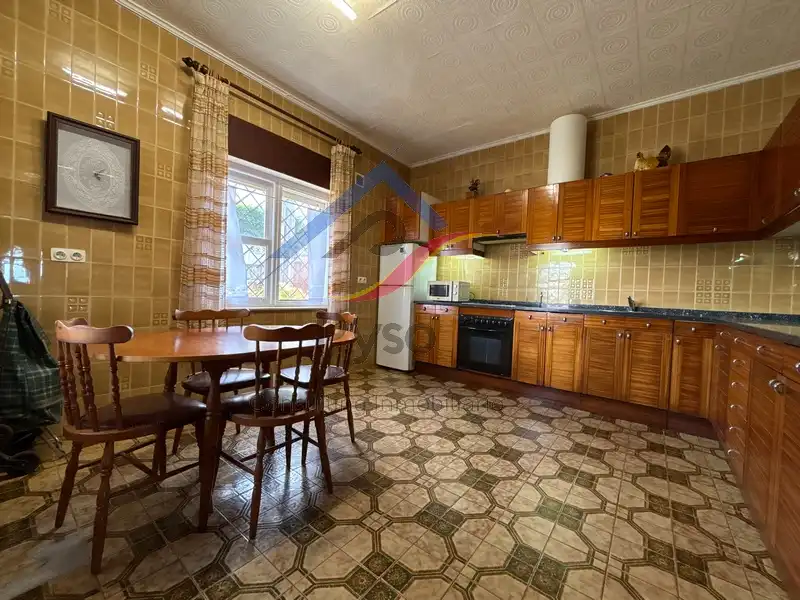 Cuina de Casa o xalet en venda en Piélagos amb Calefacció, Jardí privat i Parquet
