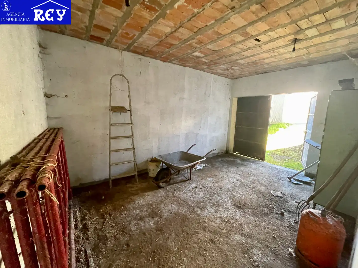 Casa o xalet en venda en Santiago de Compostela  amb Jardí privat, Terrassa i Moblat