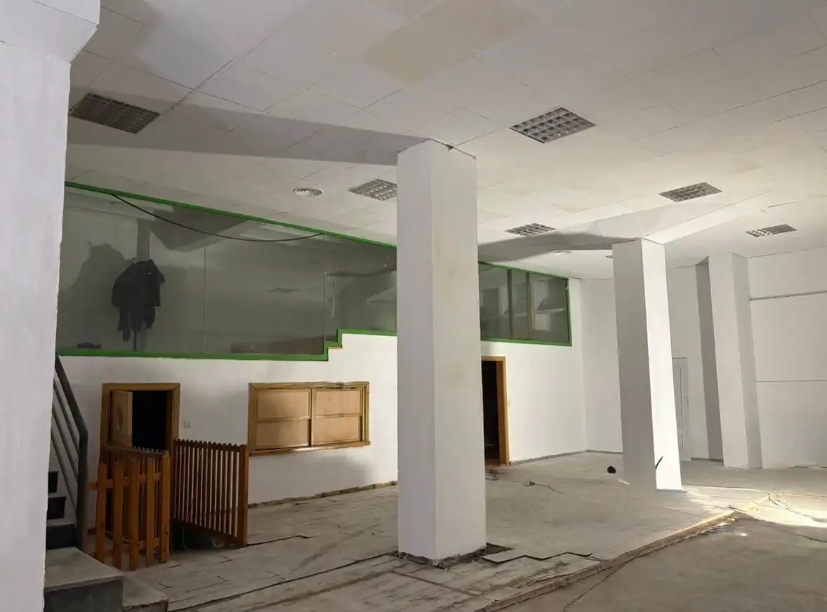 Local comercial en venta en Calle Tierno Galván 8, imagen 8