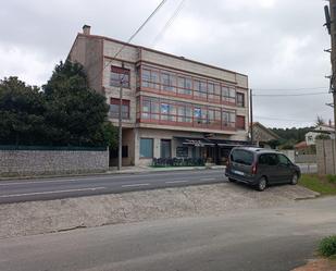 Vista exterior de Edifici en venda en Catoira