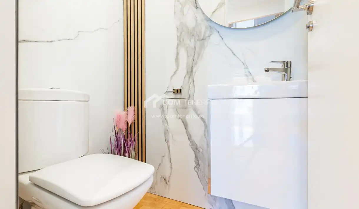 Baño de Casa o chalet en venta en Adeje con Jardín privado, Terraza y Trastero