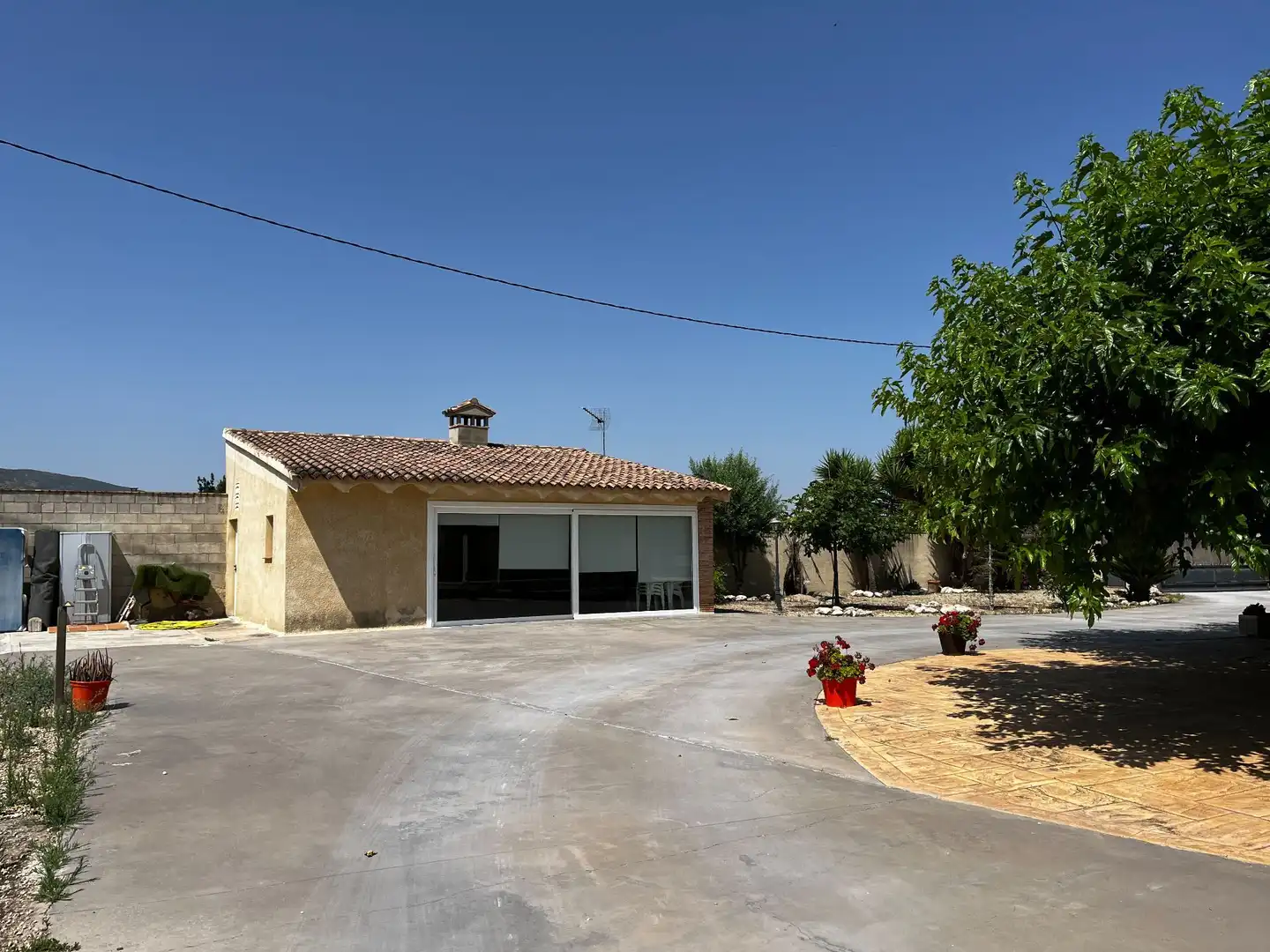 Vista exterior de Casa o xalet en venda en Ontinyent amb Aire condicionat, Calefacció i Jardí privat