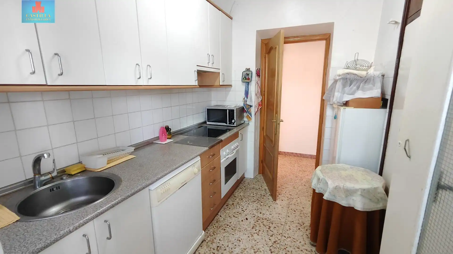 Cuina de Casa o xalet en venda en Bercial de Zapardiel amb Calefacció, Terrassa i Traster