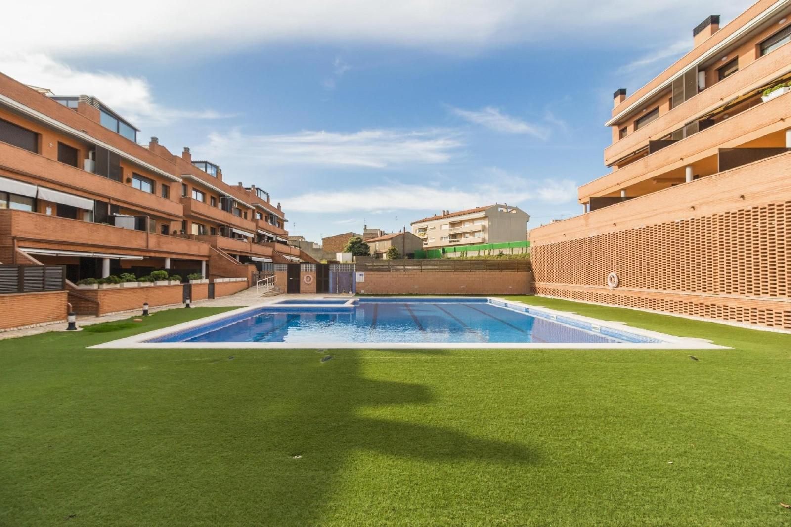 Swimming pool of Flat for sale in Cubelles  with Air Conditioner, Heating and Private garden