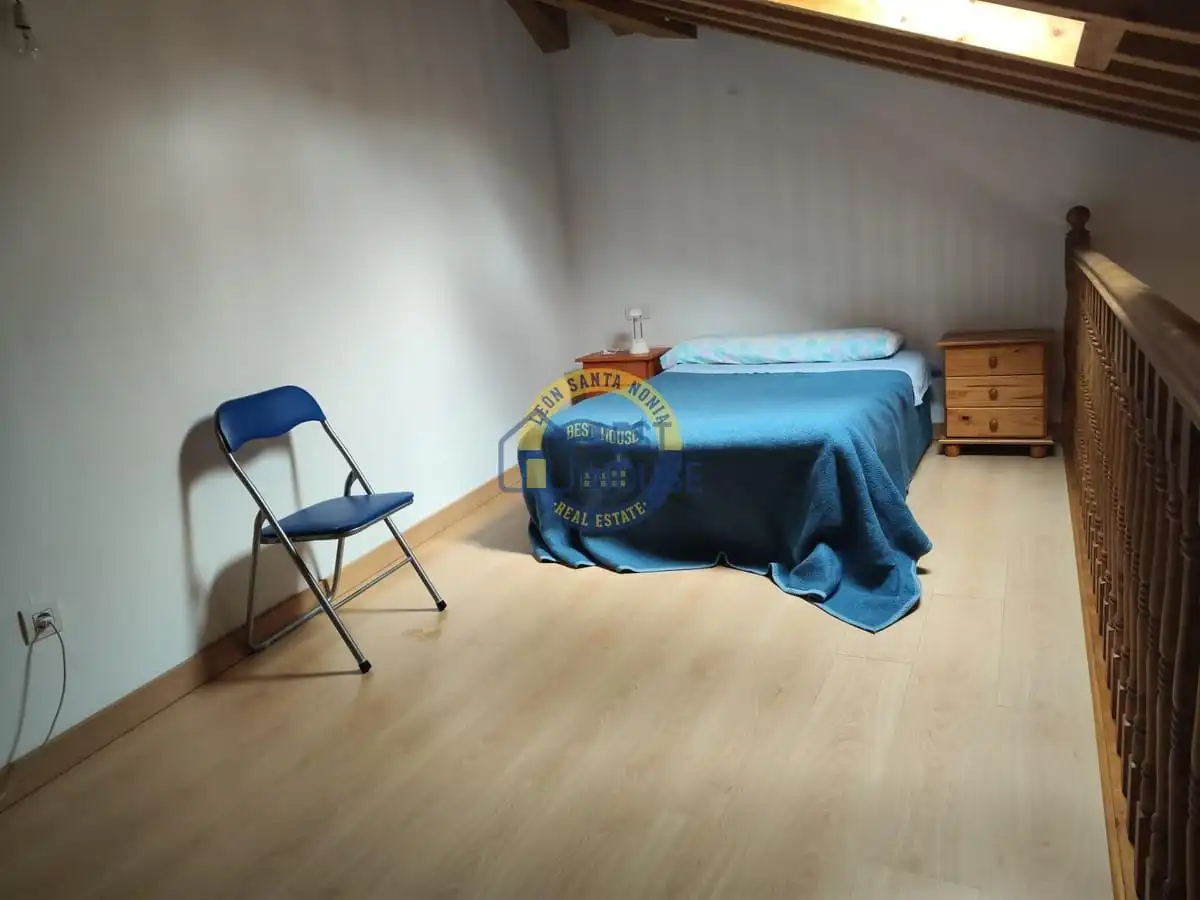 Habitación de Casa o chalet en venta en Villaquilambre con Calefacción, Jardín privado y Parquet