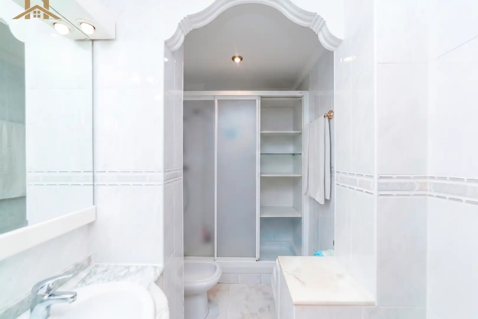 Bathroom of Flat for sale in Leganés  with Terrace and Storage room