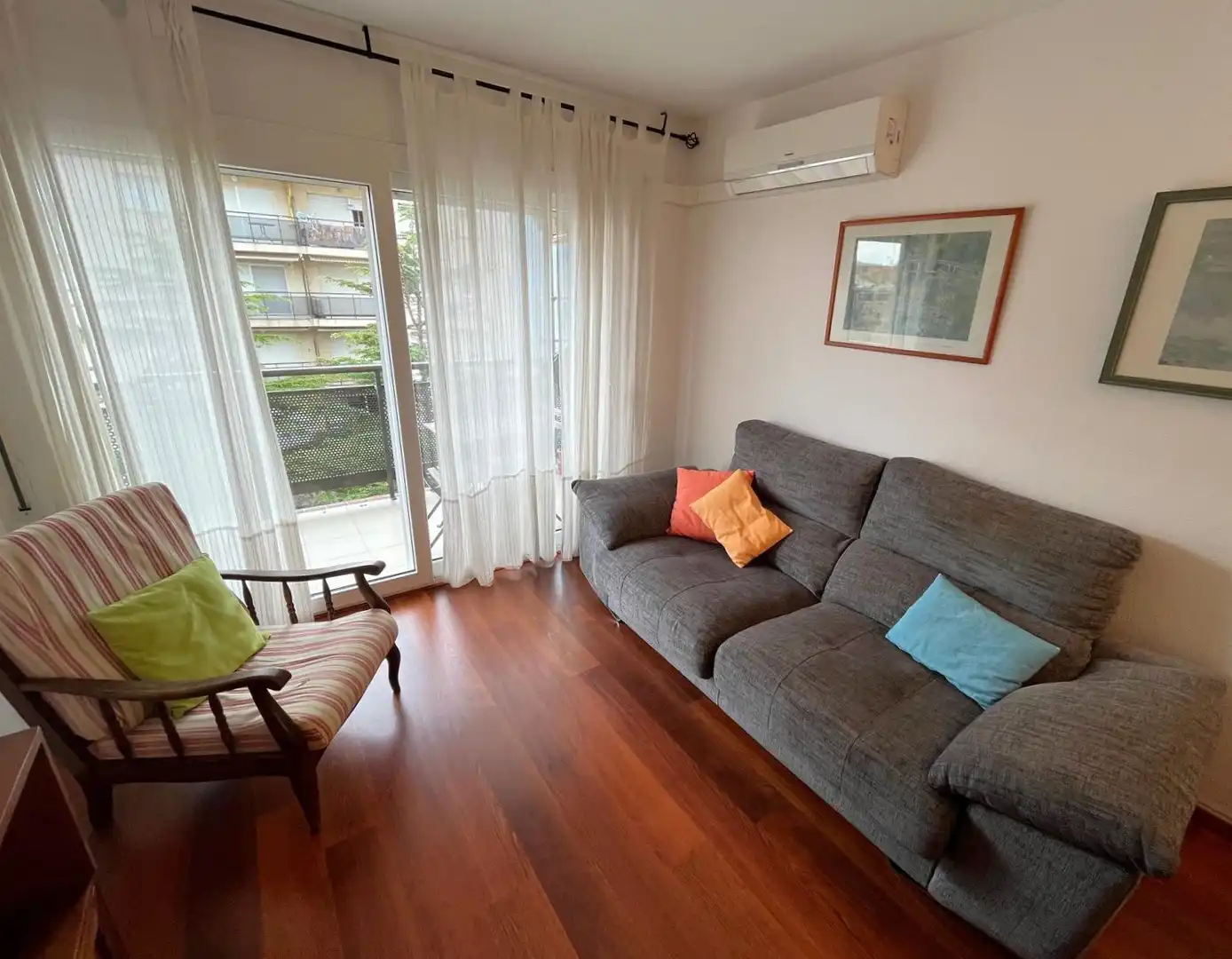 Sala de estar de Piso en venta en Palamós con Aire acondicionado, Calefacción y Parquet
