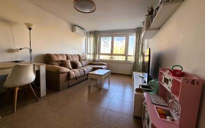 Living room of Flat for sale in San Fernando  with Air Conditioner and Heating