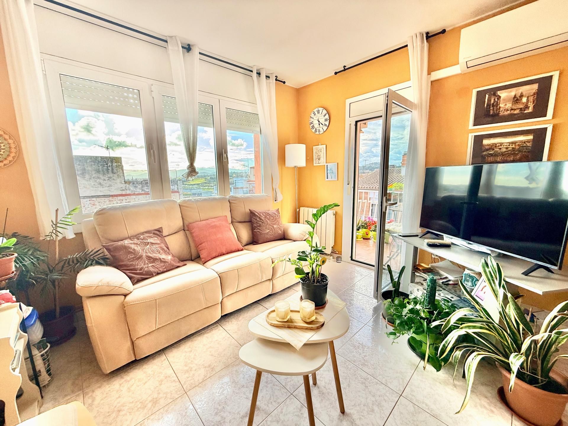 Living room of Flat for sale in Blanes  with Air Conditioner and Balcony