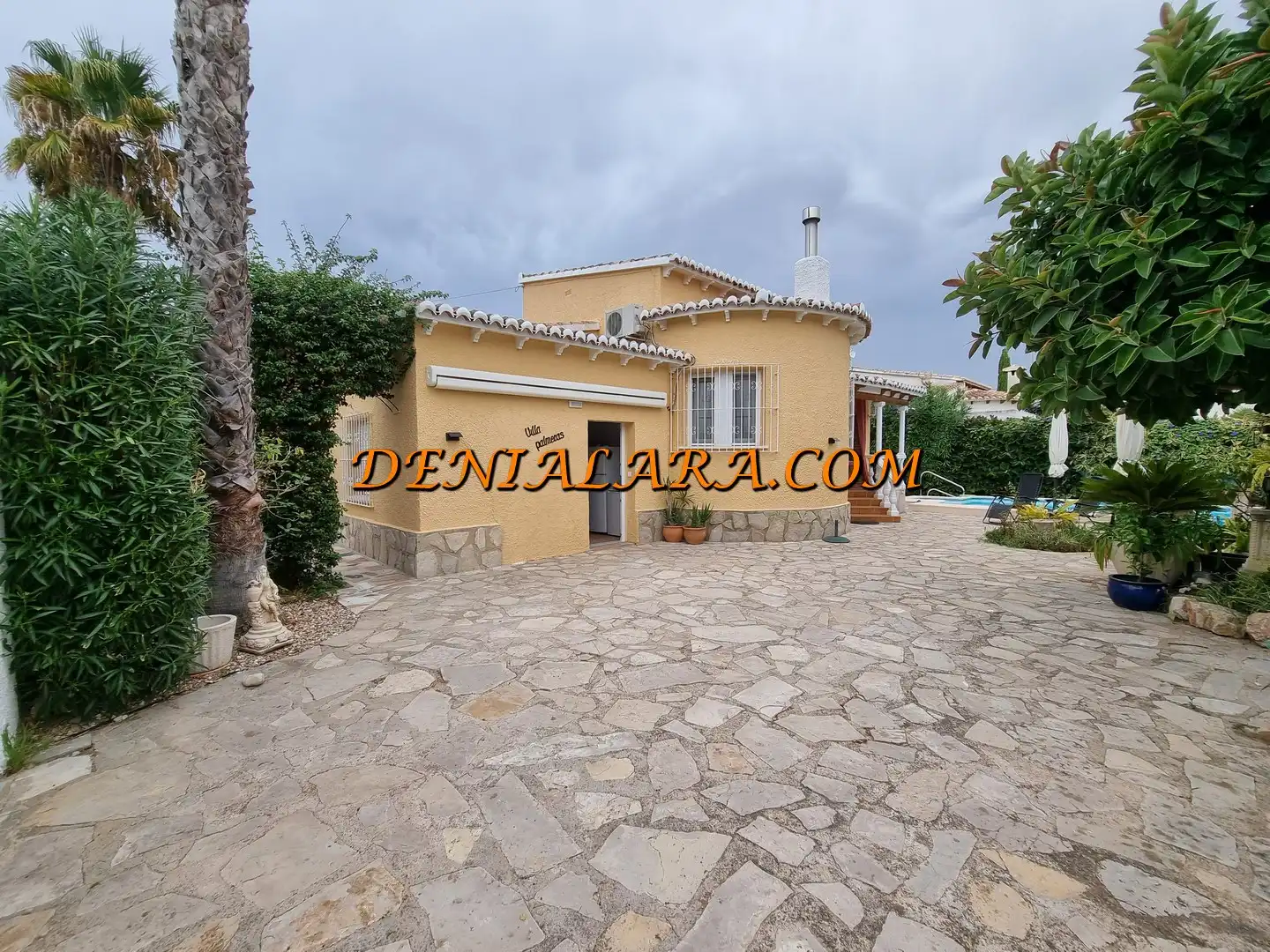 Villa con piscina in vendita a Els Poblets