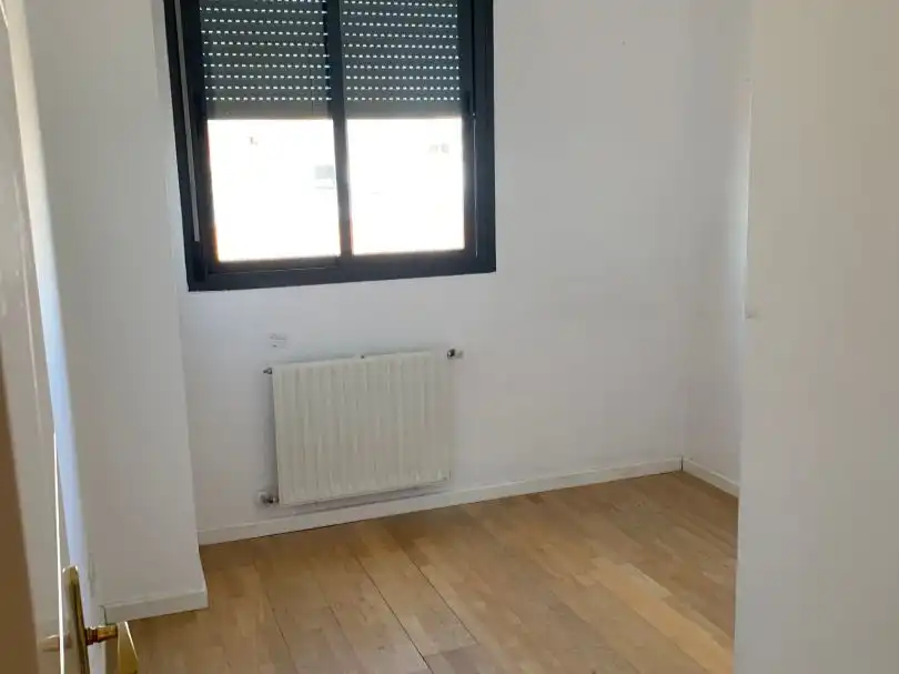 Wohnung zur Miete in Avenida de Camilo José Cela, 17, Guindalera