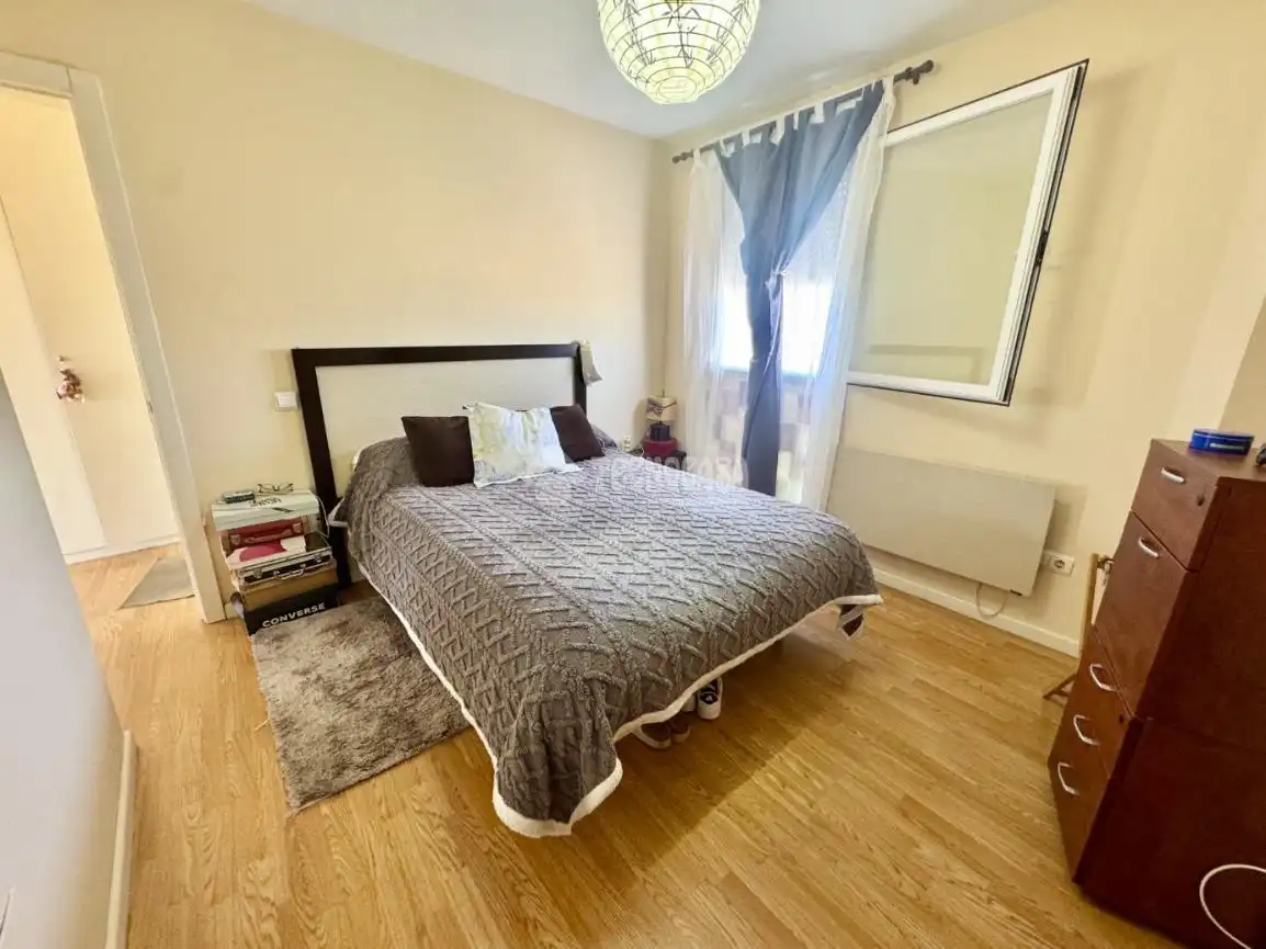 Schlafzimmer von Wohnung zum Verkauf in Humanes mit Klimaanlage, Heizung und Abstellraum