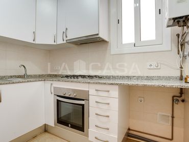 Appartamento con balcone in vendita a Calle SARDENYA