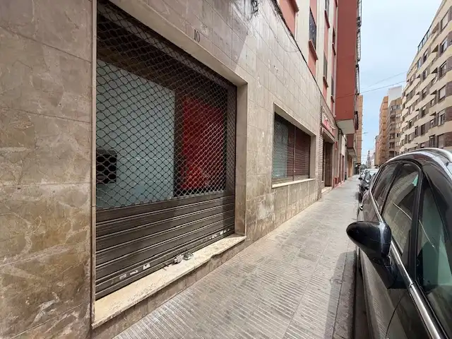 Business premises for sale in Carrer del Treball 10
