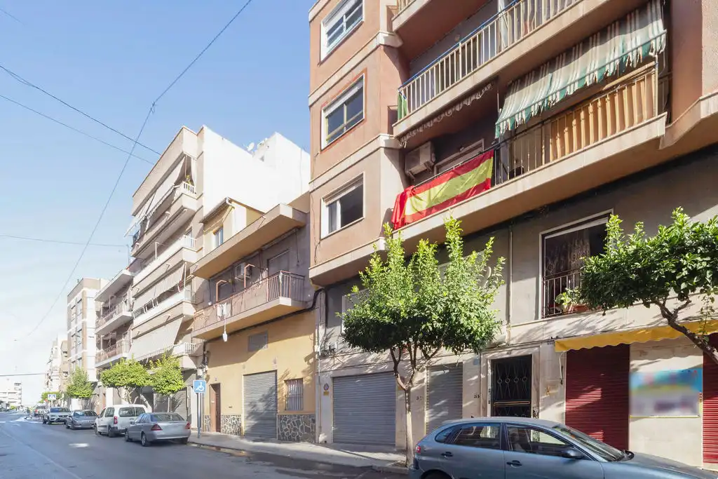Vista exterior de Piso en venta en Crevillent, Alicante