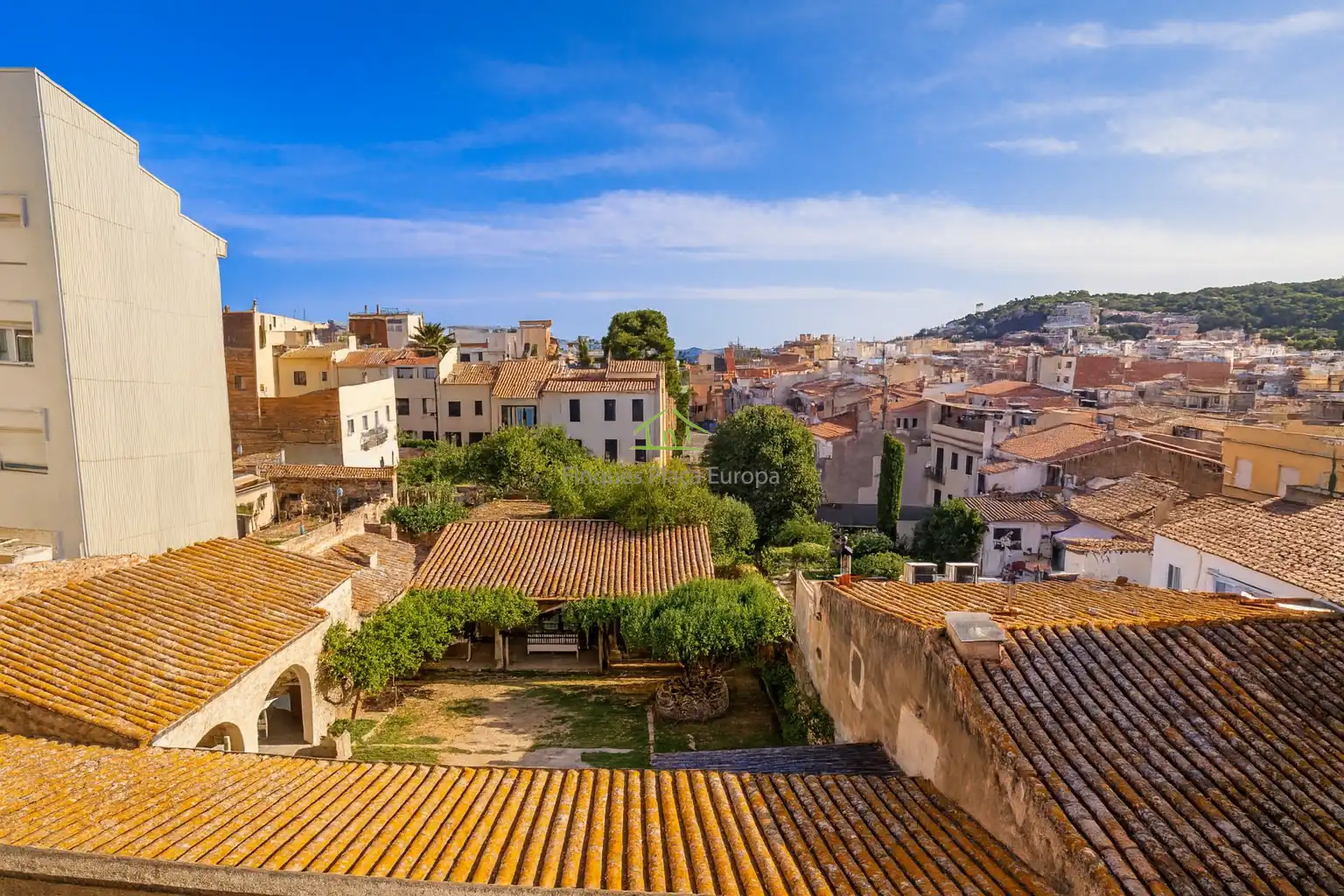 Vista exterior de Apartament en venda en Sant Feliu de Guíxols amb Aire condicionat, Calefacció i Terrassa