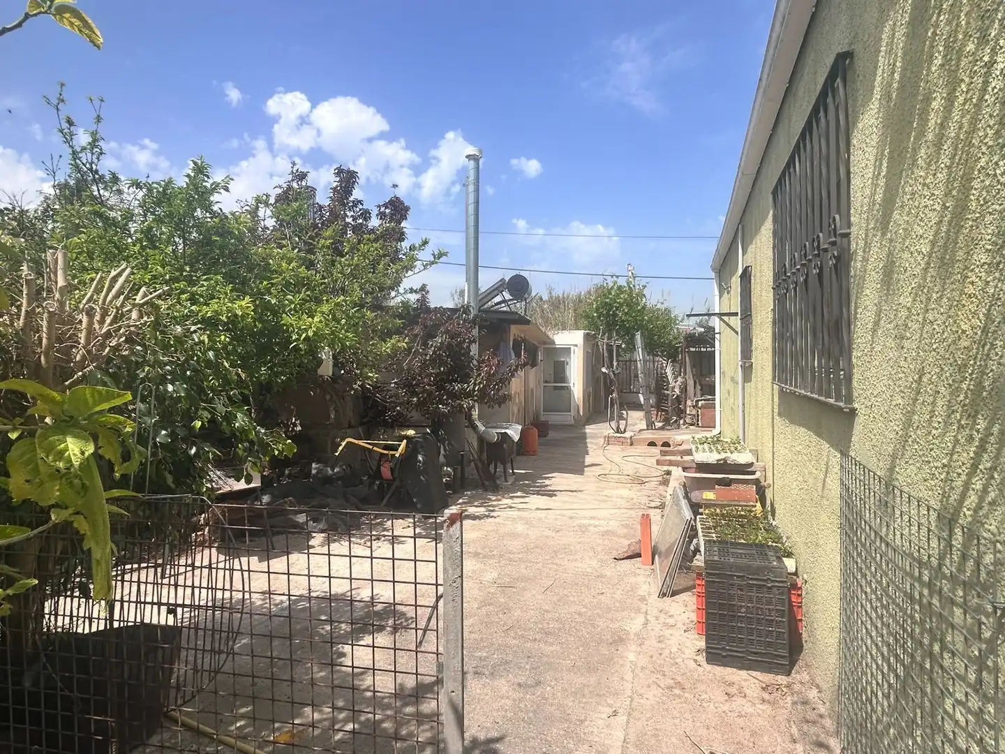 Vista exterior de Casa o xalet en venda en Sagunto / Sagunt amb Aire condicionat, Calefacció i Jardí privat