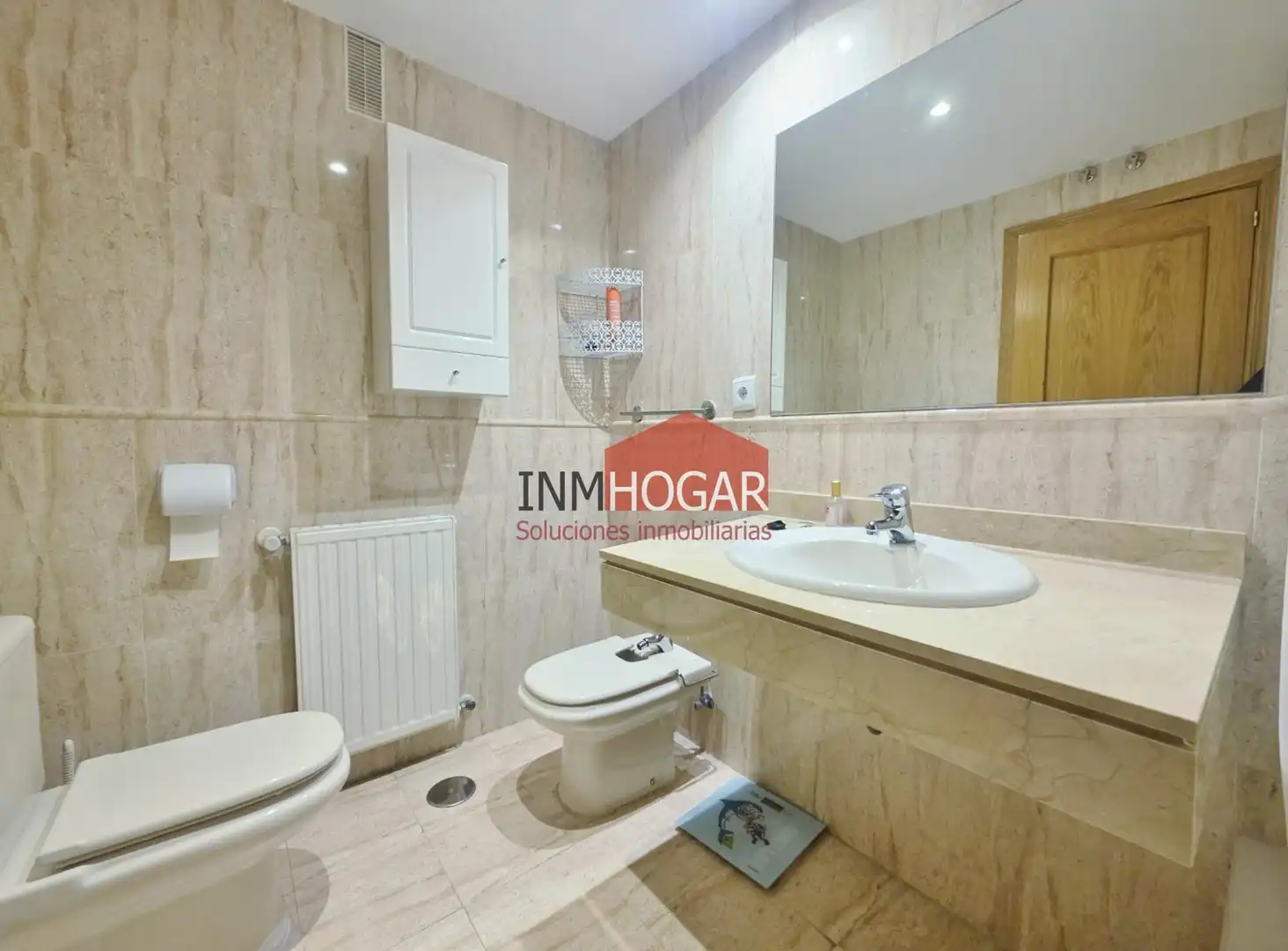 Badezimmer von Wohnung zum Verkauf in Ávila mit Heizung, Parkett und Terrasse