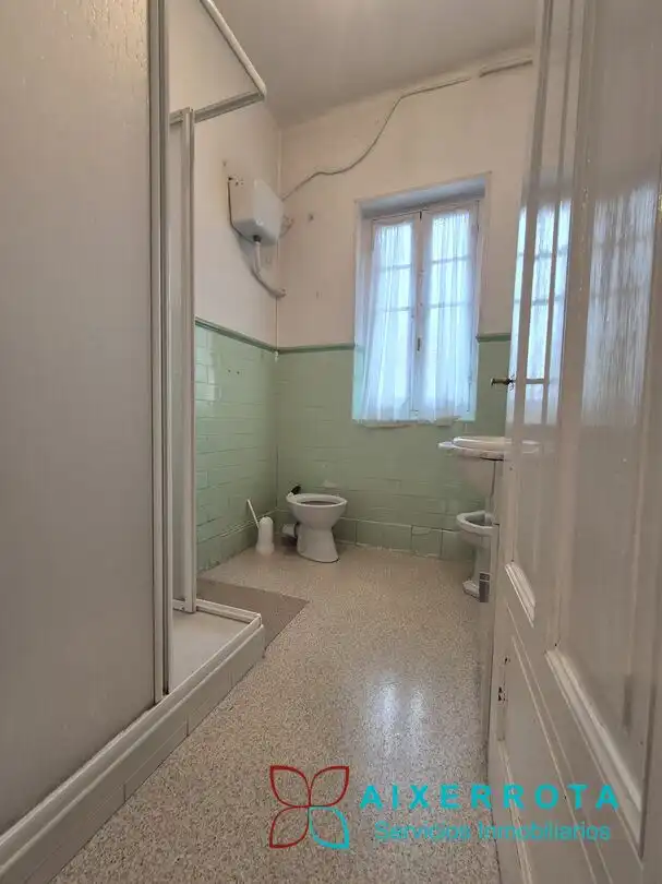 Bathroom of Flat for sale in Getxo   with Heating and Storage room