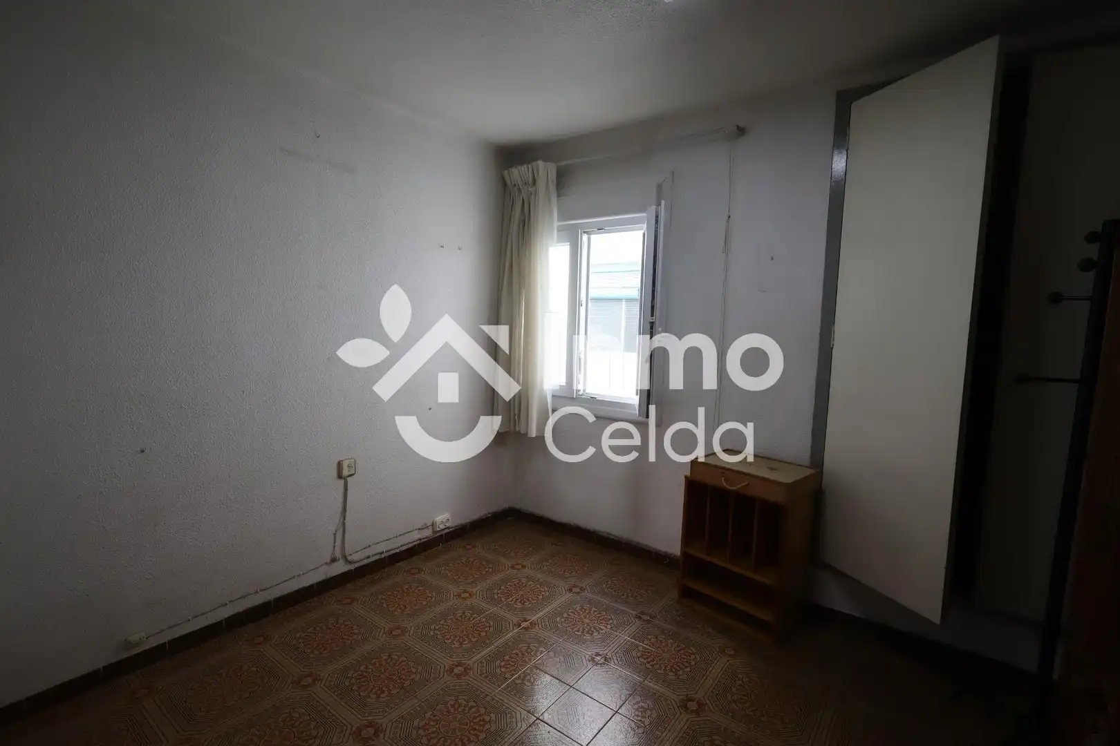 Flat for sale in Xirivella  with Air Conditioner, Heating and Furnished
