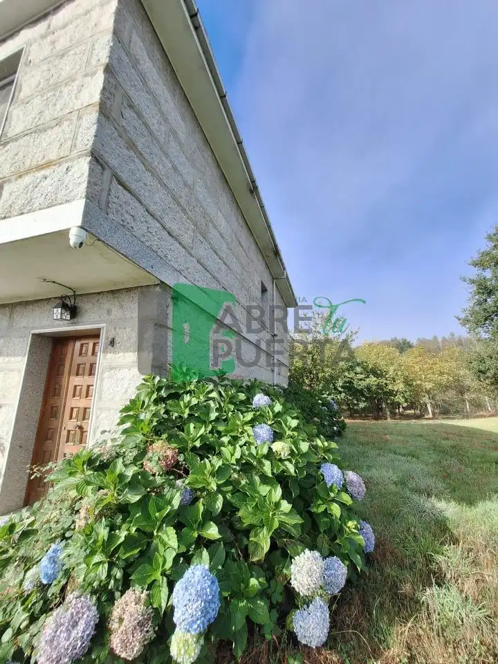 Casa o chalet en venta en Xunqueira de Ambía con Calefacción, Jardín privado y Trastero