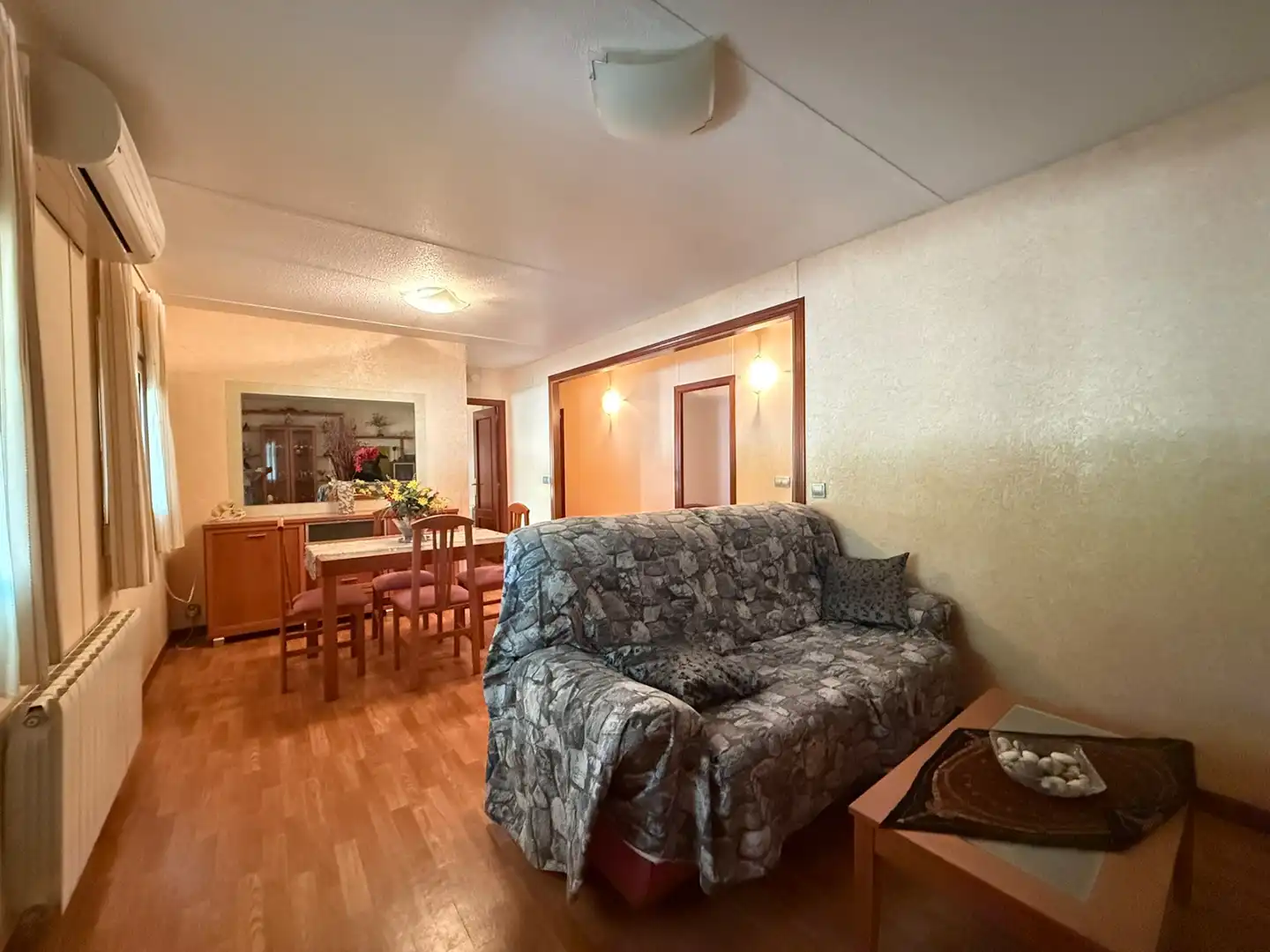 Sala de estar de Casa o chalet en venta en Caspe con Calefacción, Jardín privado y Parquet