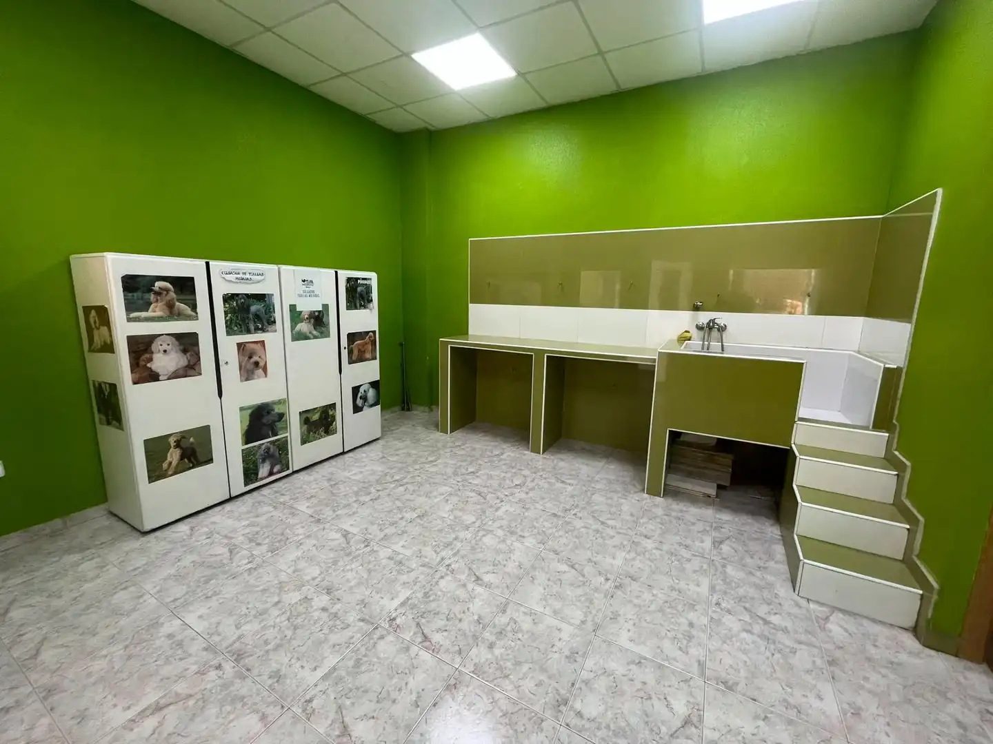Cuina de Local de lloguer en Murcia amb Aire condicionat
