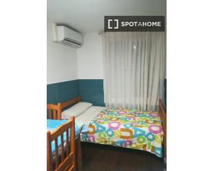 Bedroom of Flat to rent in L'Hospitalet de Llobregat  with Air Conditioner, Heating and Furnished