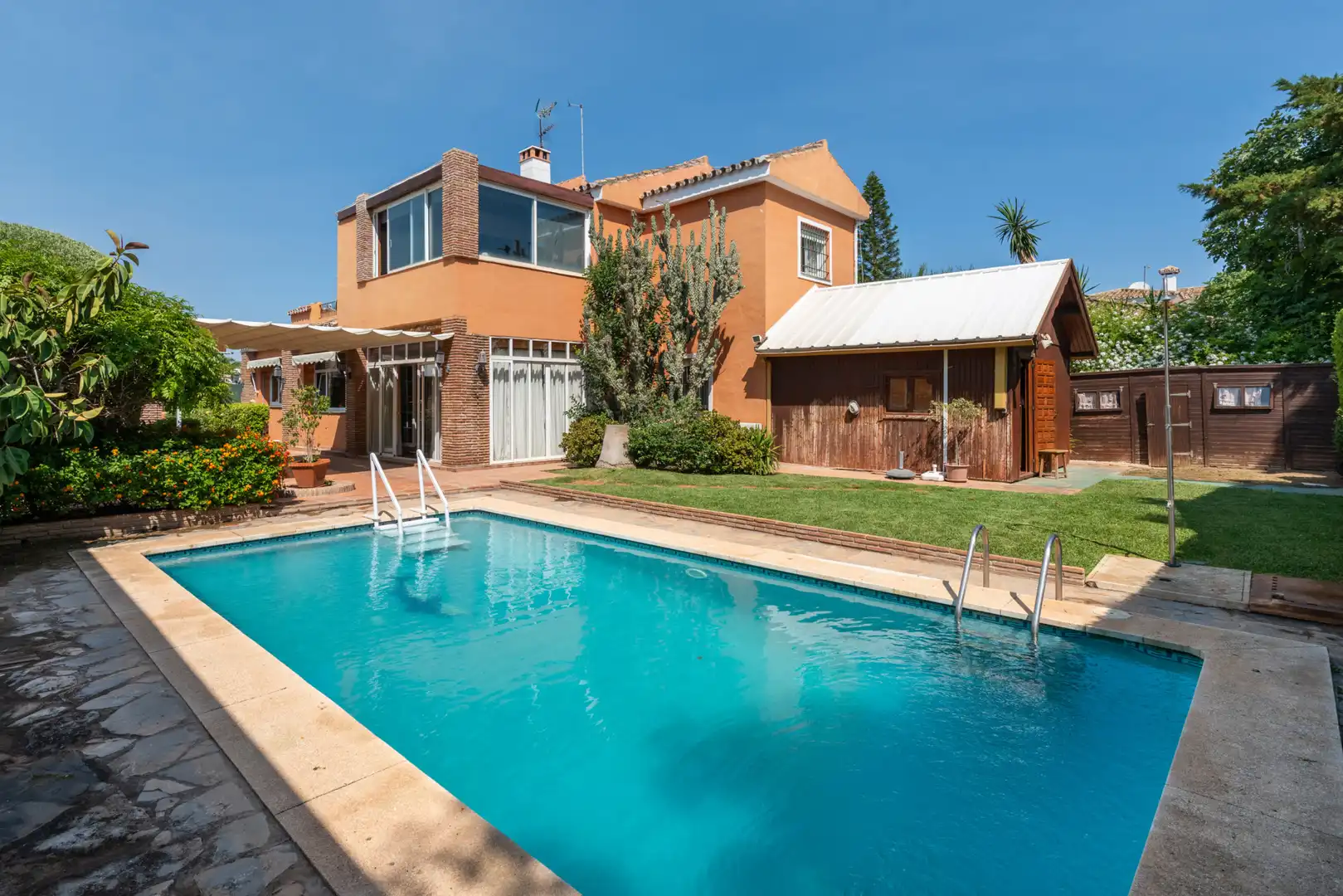 Casa con terraza en venta en San Pedro de Alcántara