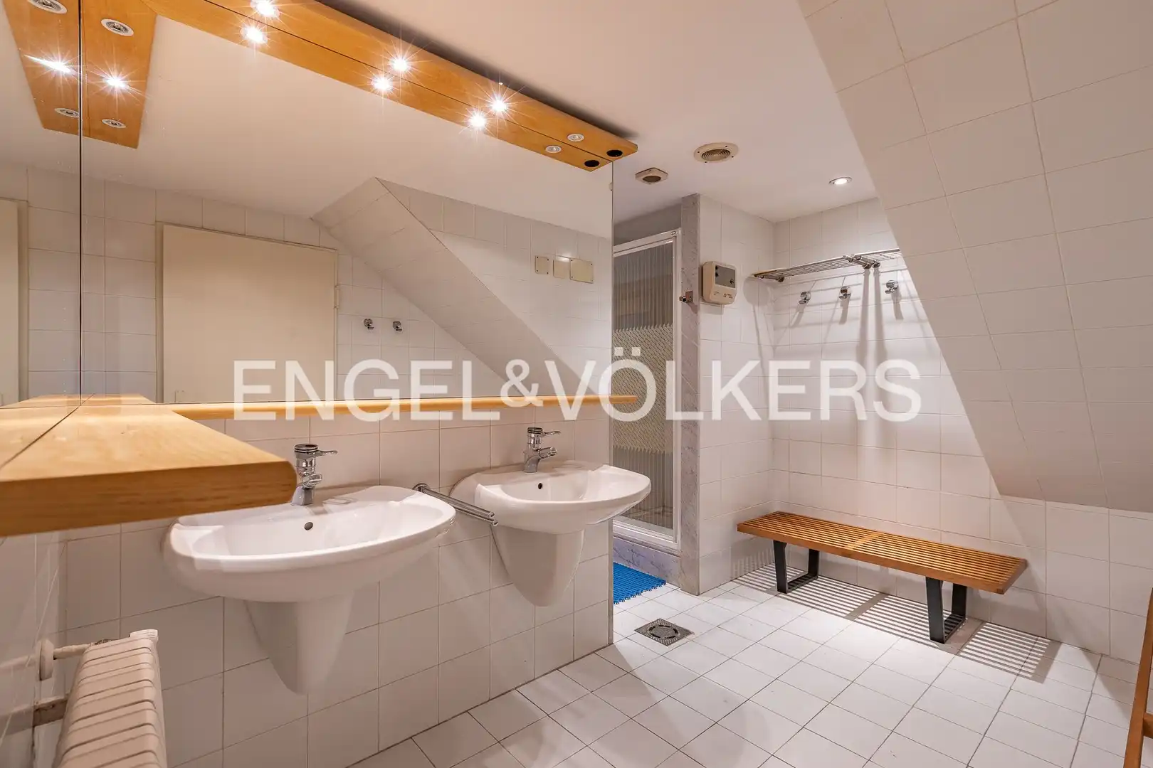 Baño de Casa o chalet en venta en Sant Cugat del Vallès con Aire acondicionado, Calefacción y Jardín privado