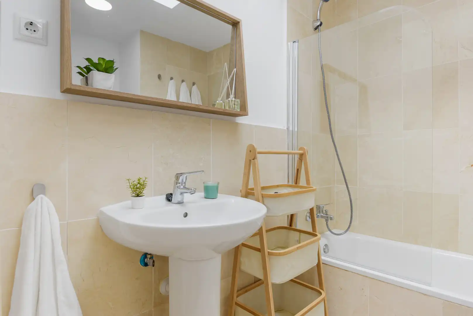 Baño de Dúplex en venta en Ojén con Aire acondicionado, Terraza y Trastero