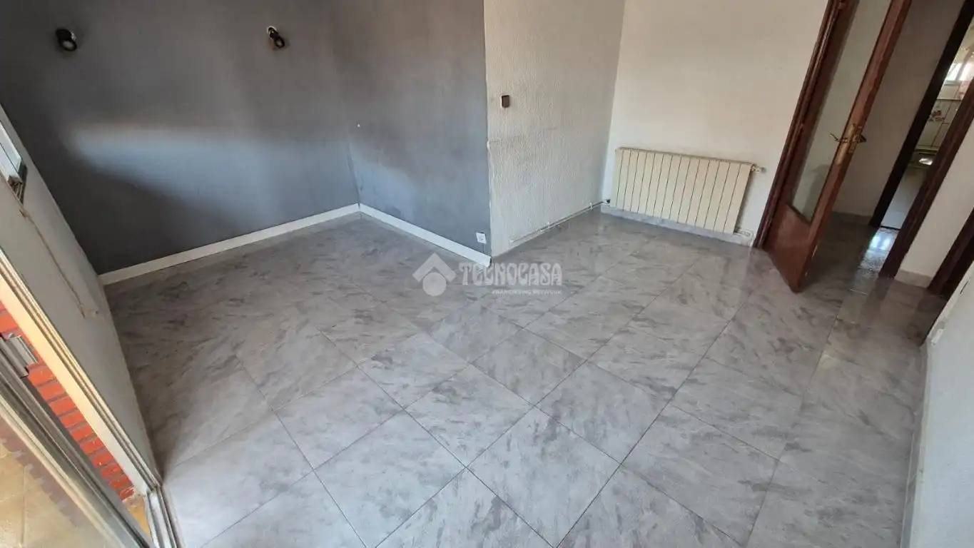 Piso en venta en Madrid con Calefacción y Terraza