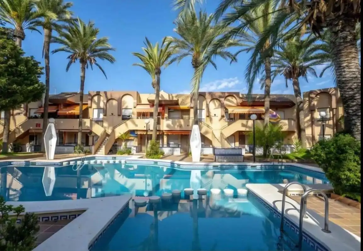 Piscina de Pis en venda en San Pedro del Pinatar amb Aire condicionat, Calefacció i Jardí privat