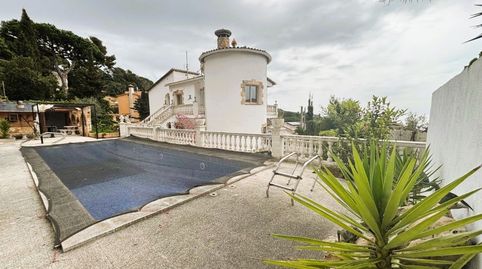 BONITA CASA CON PISCINA Y VISTA AL MAR