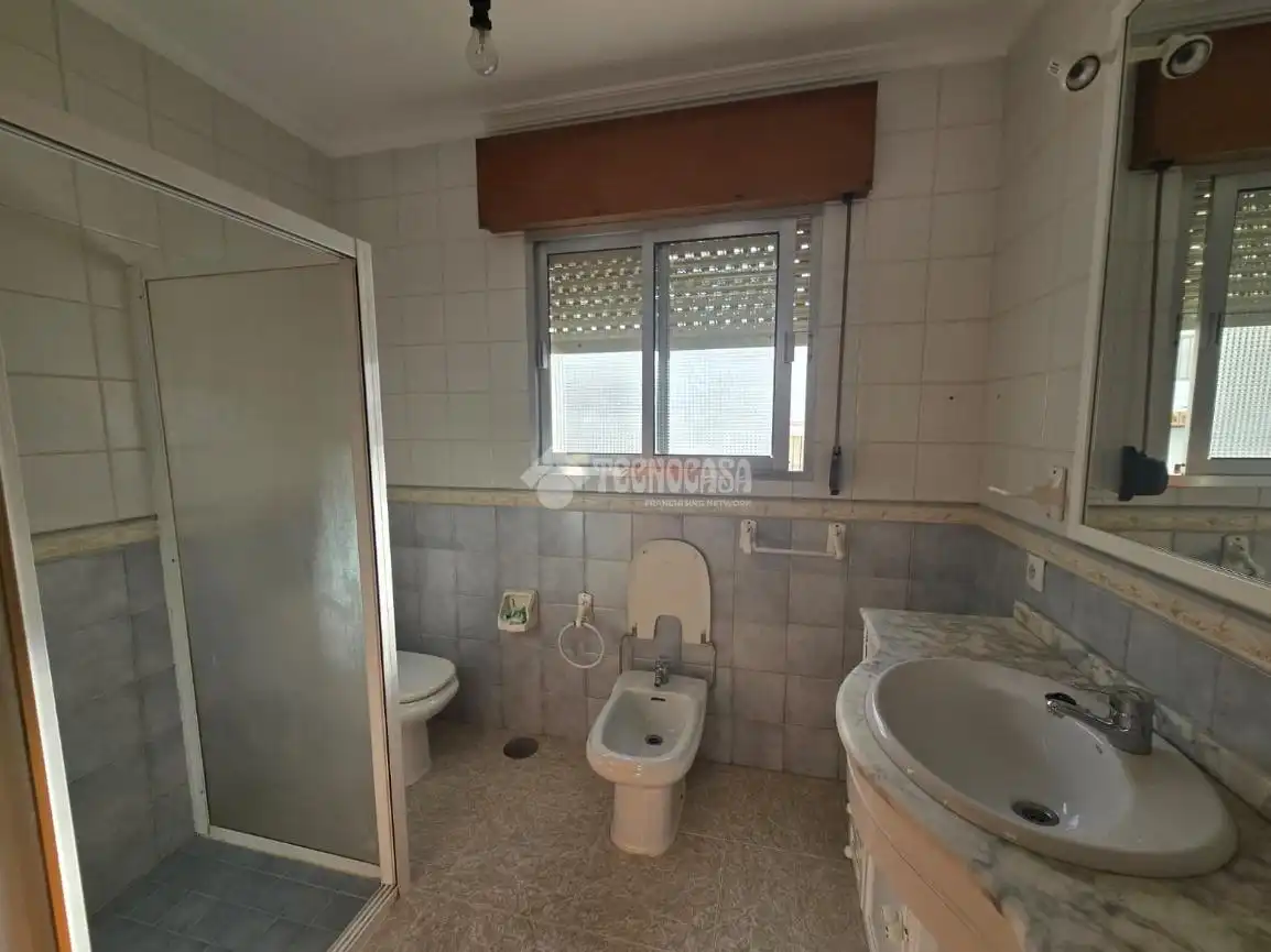 Baño de Casa adosada en venta en Morón de la Frontera