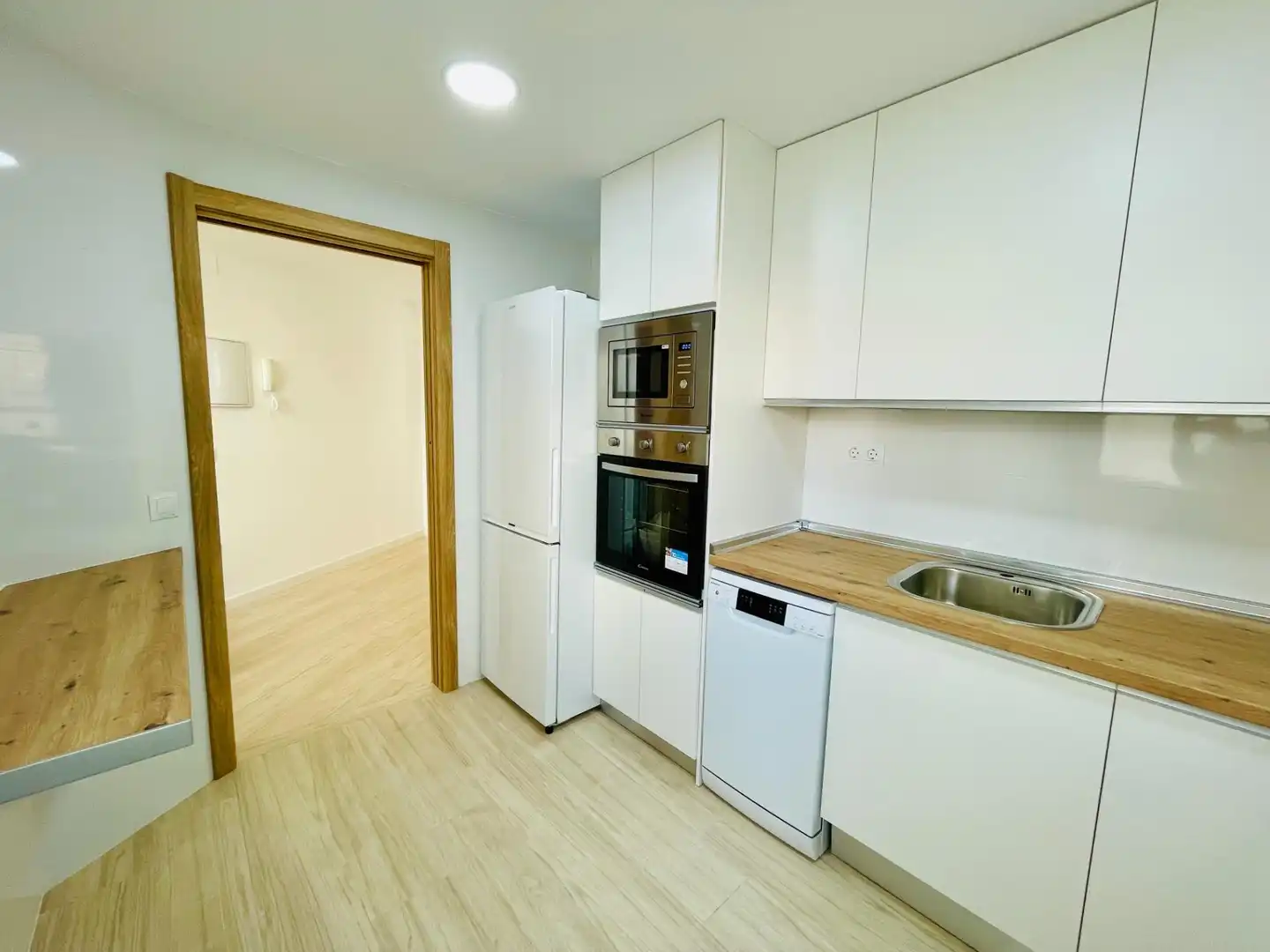 Küche von Wohnung zur Miete in Córdoba mit Klimaanlage, Heizung und Terrasse