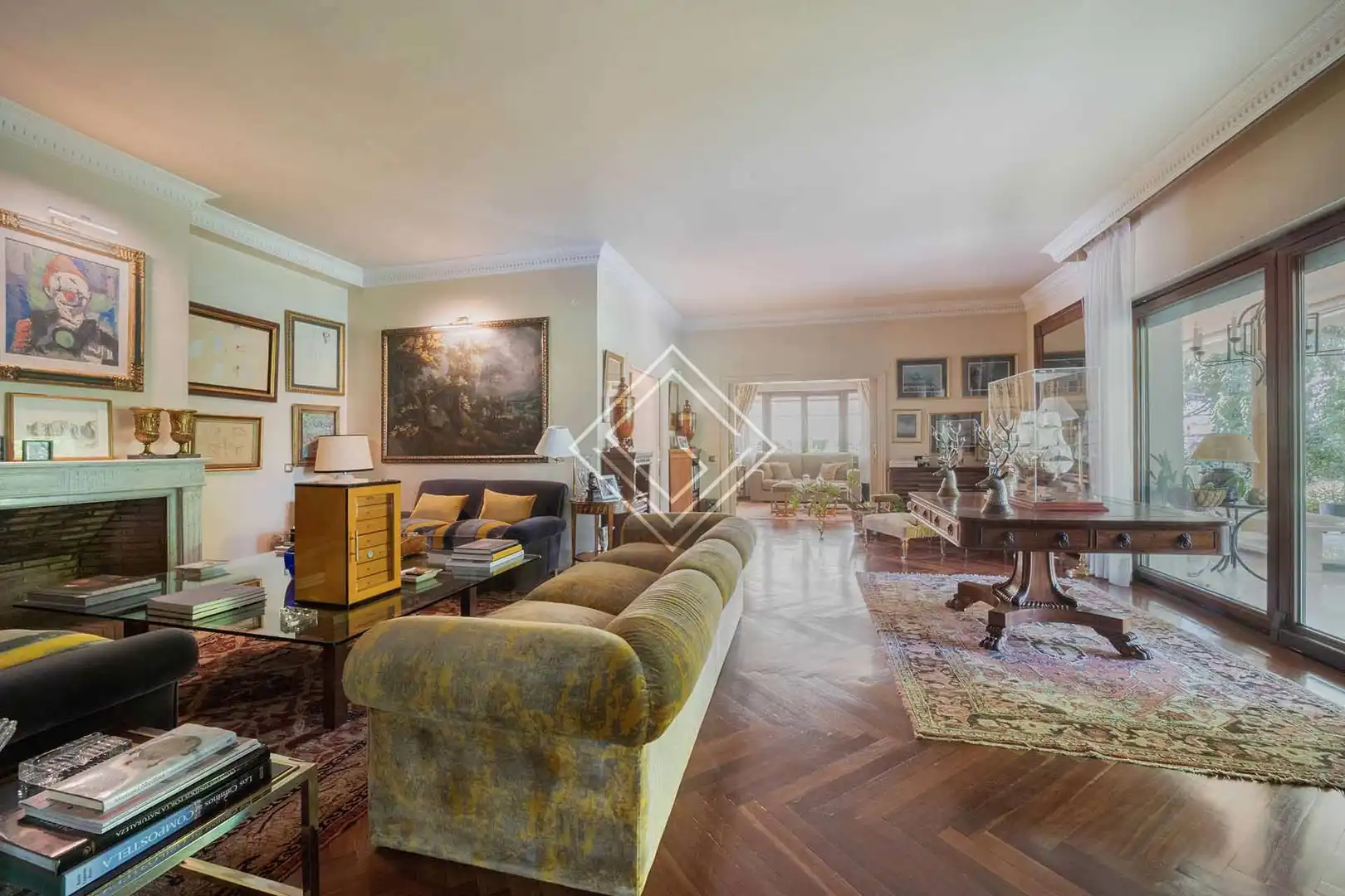 Sala d'estar de Casa o xalet en venda en Madrid amb Jardí privat, Terrassa i Traster
