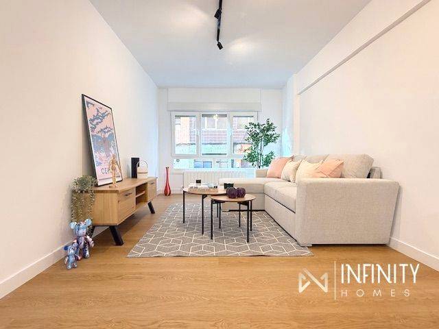 Piso en Venta en Agirre Lehendakaria Kalea en Centro - Ariz - Uribarri