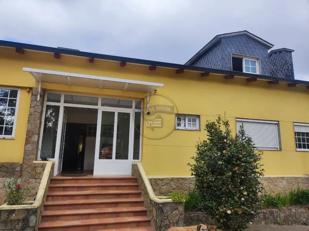 Vista exterior de Finca rústica en venta en Vigo  con Calefacción, Trastero y Piscina