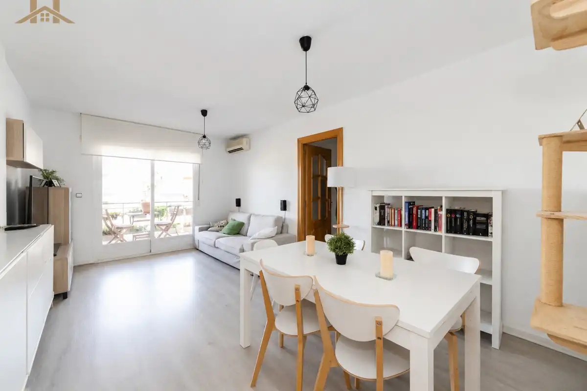 Sala d'estar de Pis en venda en Móstoles amb Aire condicionat i Terrassa