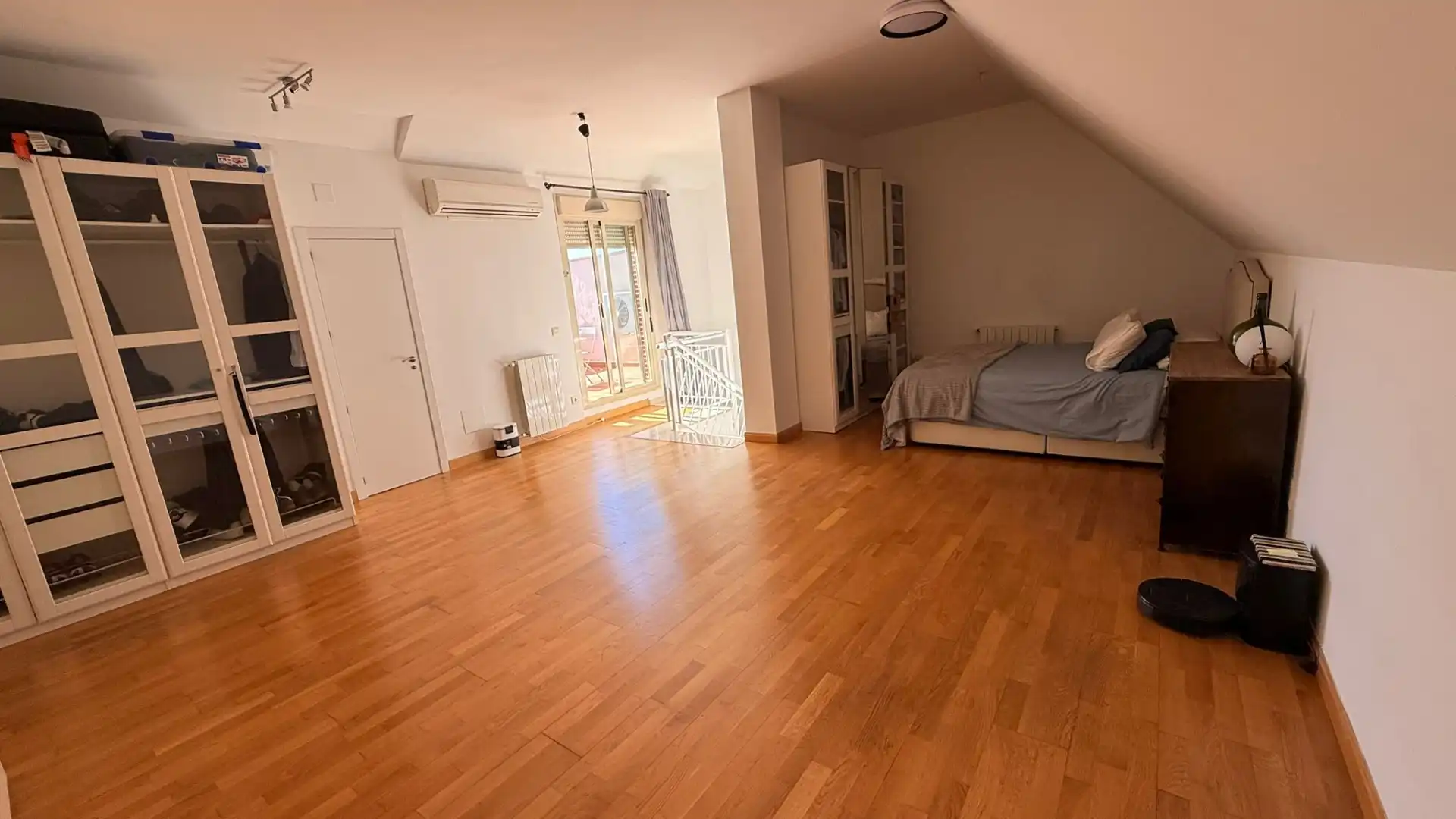 Habitación de Casa o chalet en venta en Madrid con Aire acondicionado, Calefacción y Jardín privado