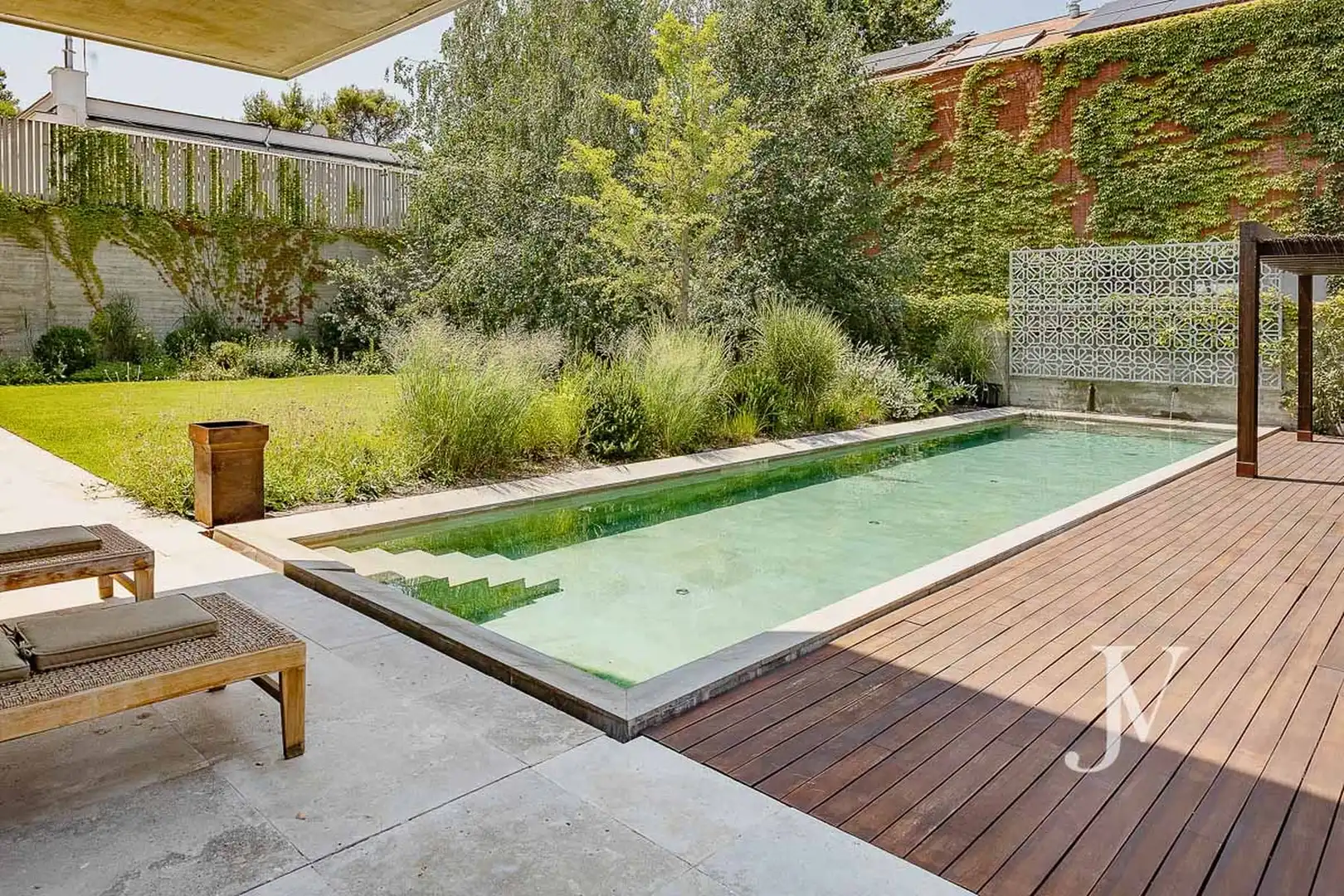 Piscina de Casa o chalet en venta en Madrid con Aire acondicionado, Calefacción y Jardín privado
