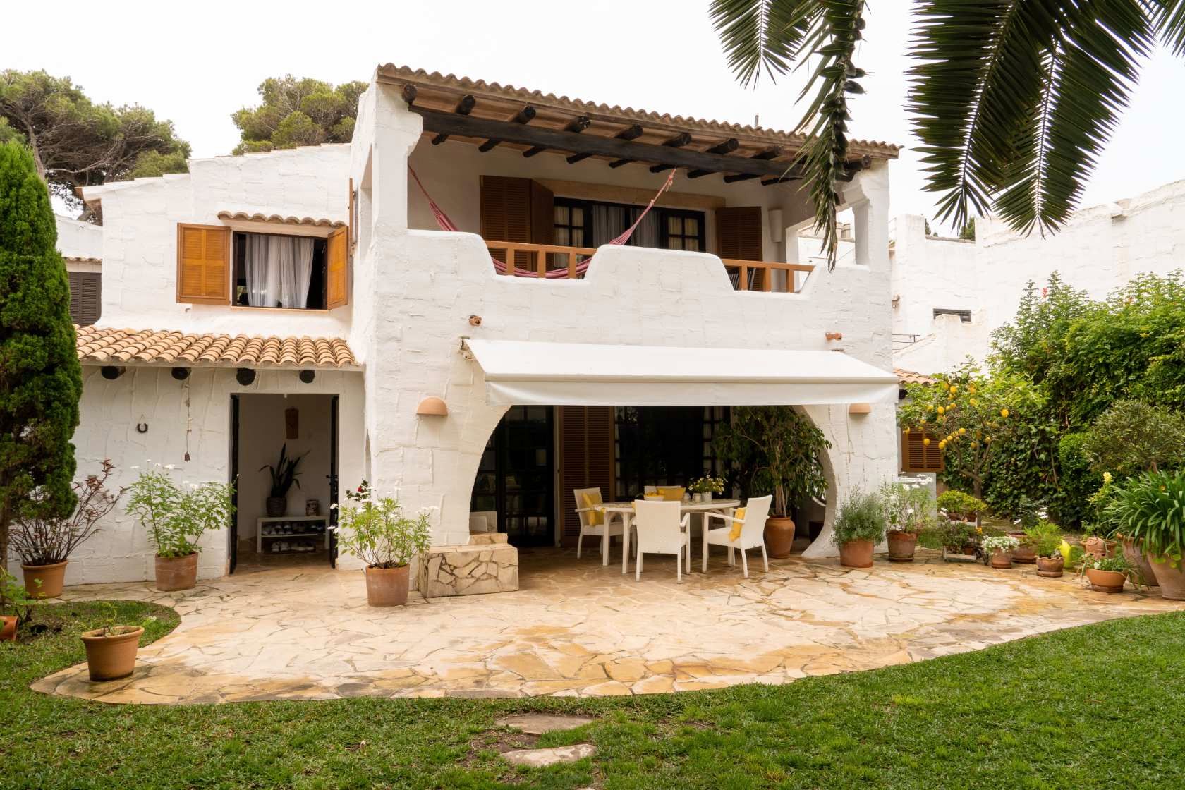 Vista exterior de Casa o xalet en venda en Muro amb Jardí privat, Terrassa i Moblat